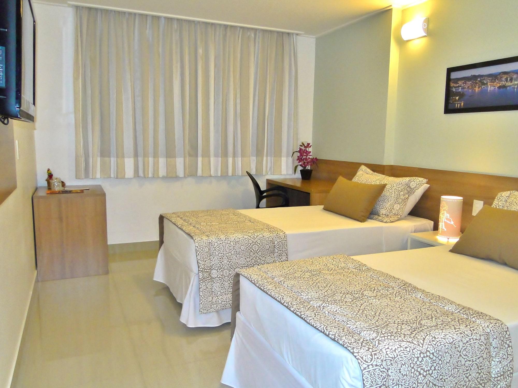 Alameda Vitoria Hotel Bagian luar foto