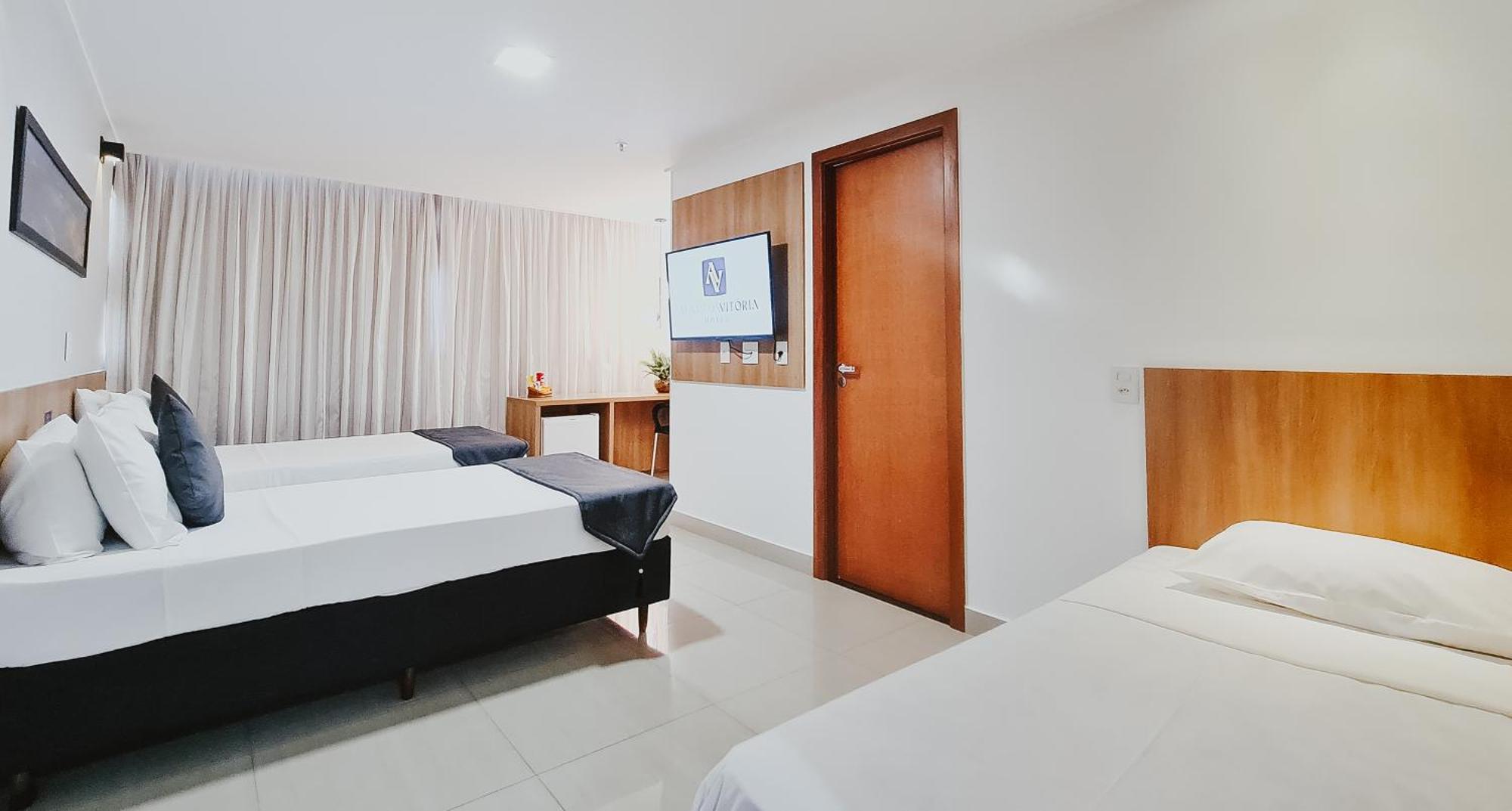 Alameda Vitoria Hotel Bagian luar foto