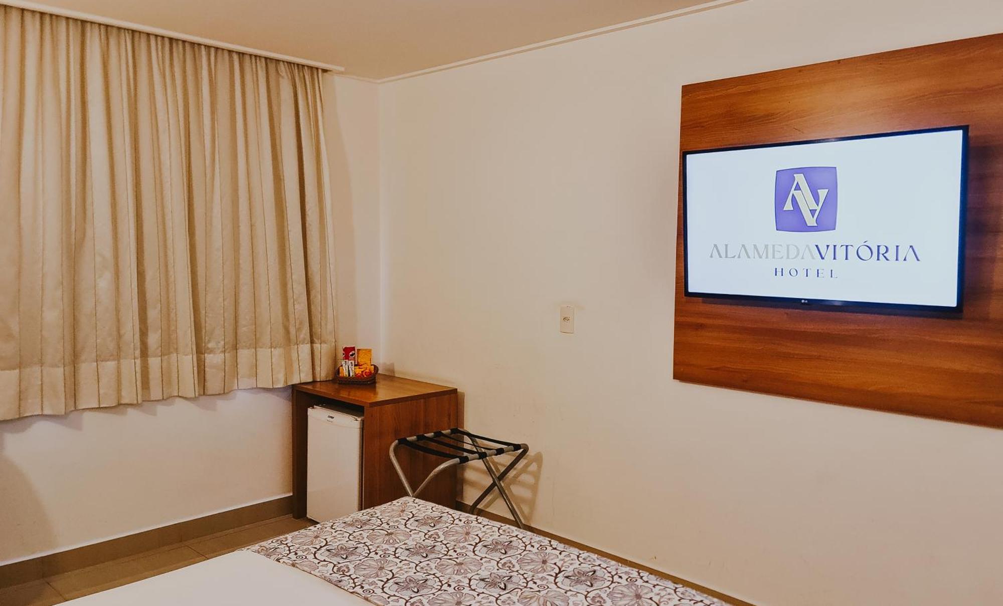 Alameda Vitoria Hotel Bagian luar foto