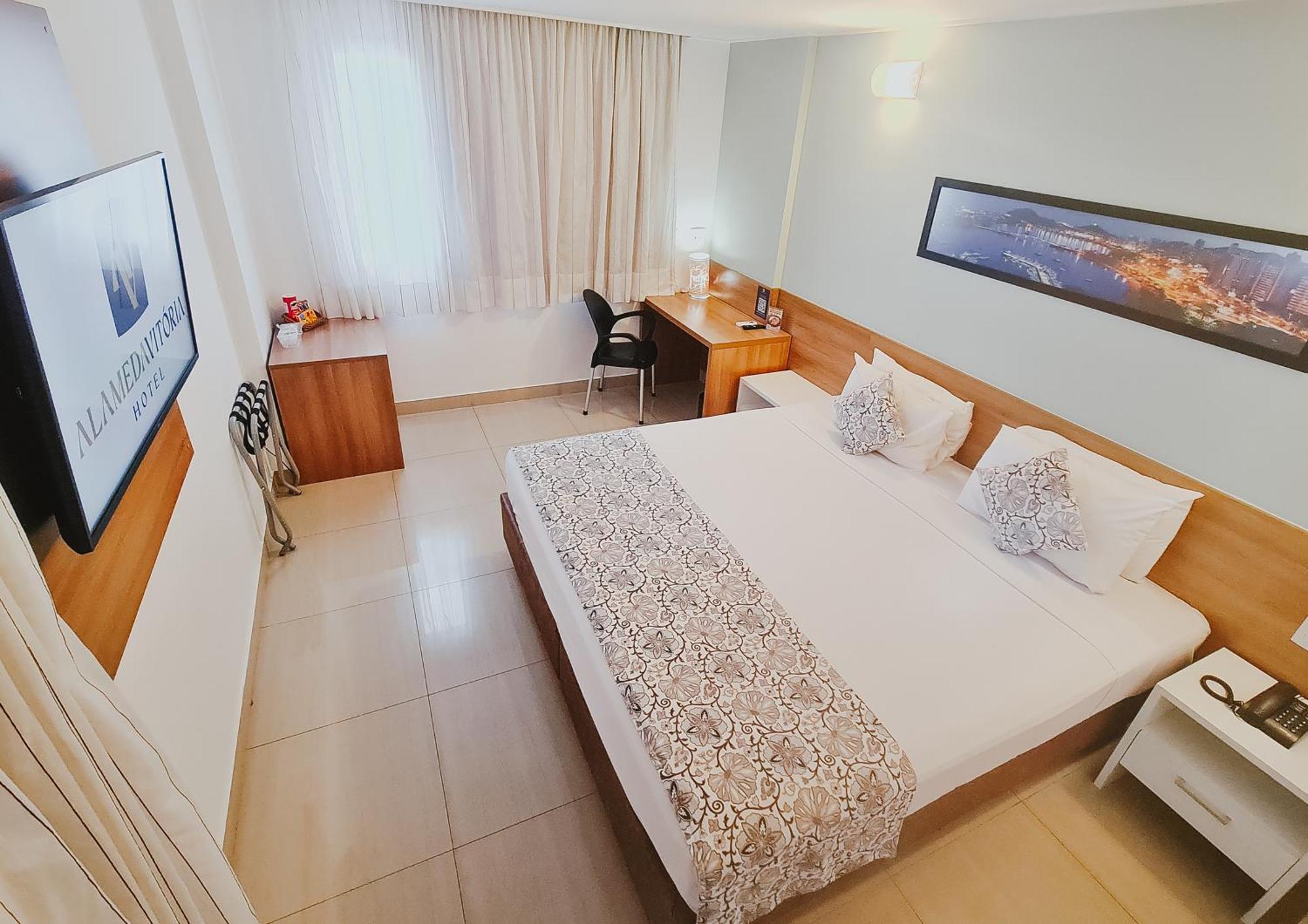 Alameda Vitoria Hotel Bagian luar foto