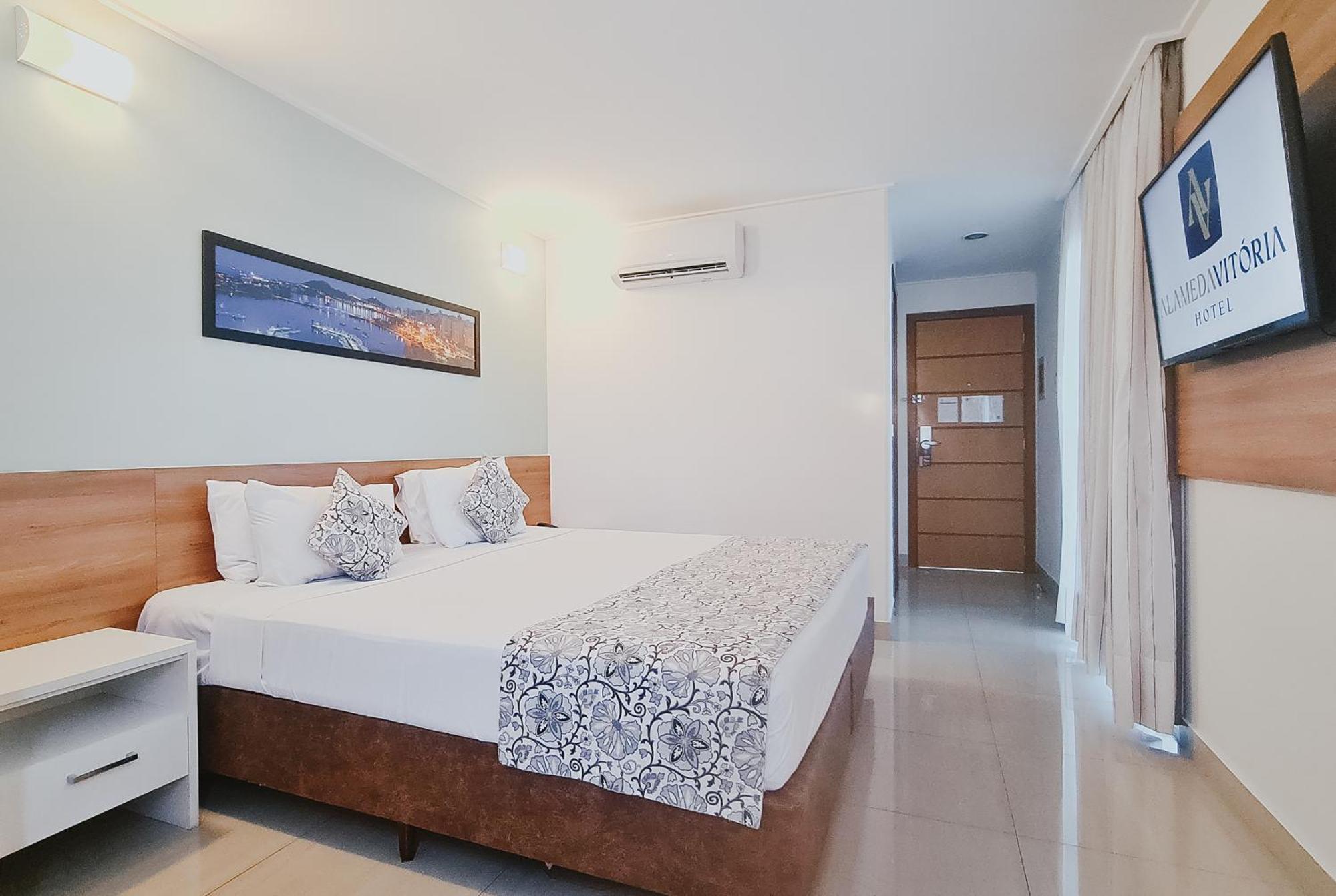 Alameda Vitoria Hotel Bagian luar foto